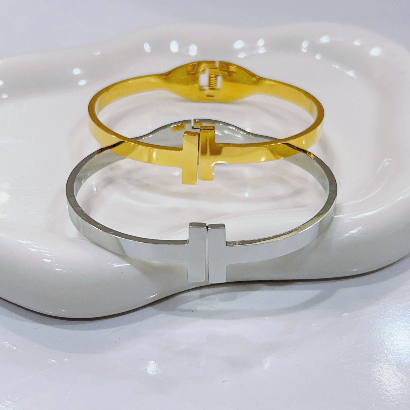 00ac3d74-50a3-4ea1-a228-b5235d4a806f