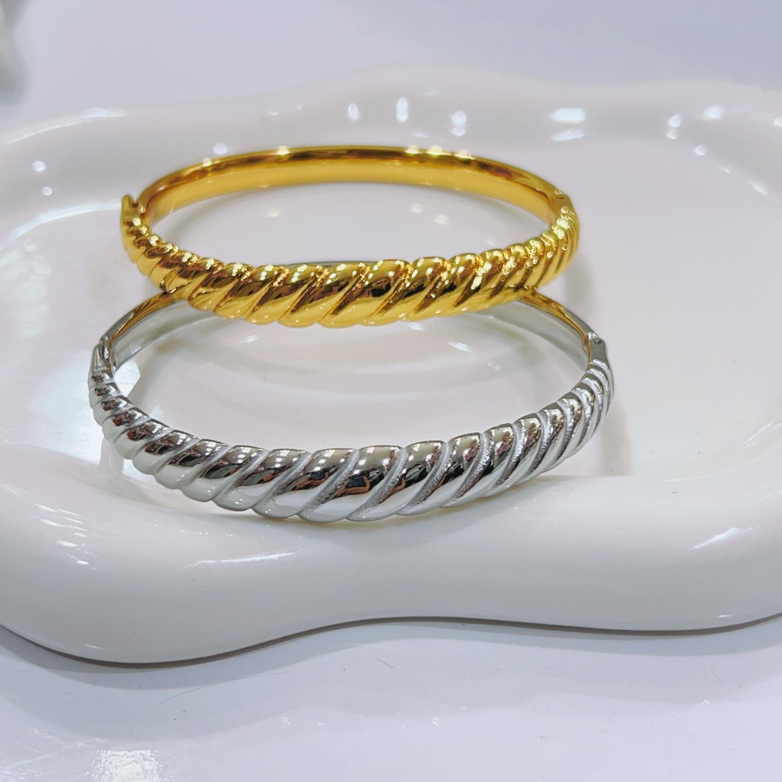 42bb07a6-0c27-4ceb-88ea-286ce68c8a31