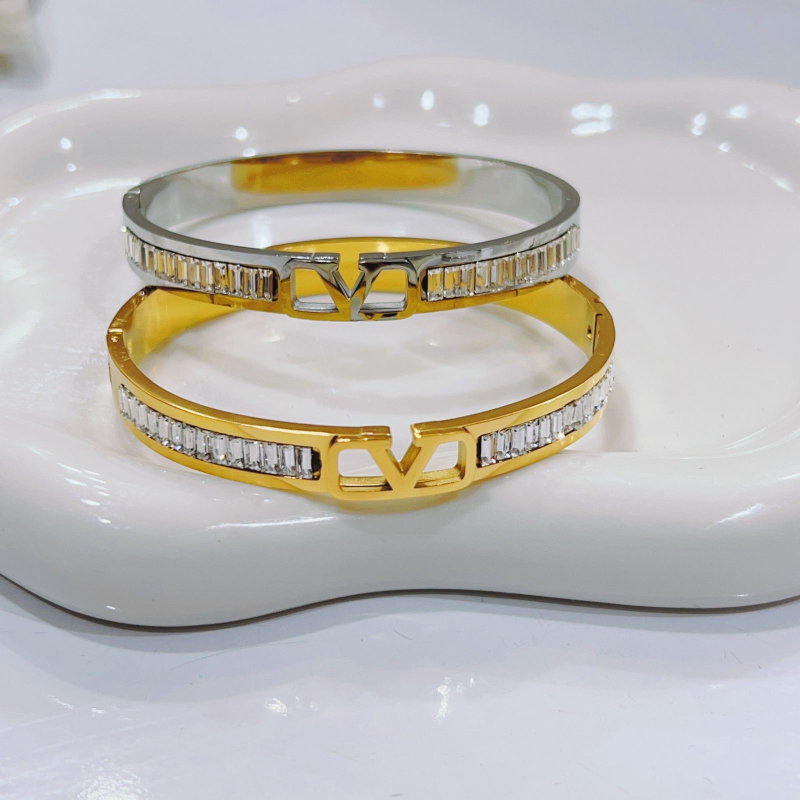 cdb81381-1e70-413a-b3dd-46765bb4fcfb