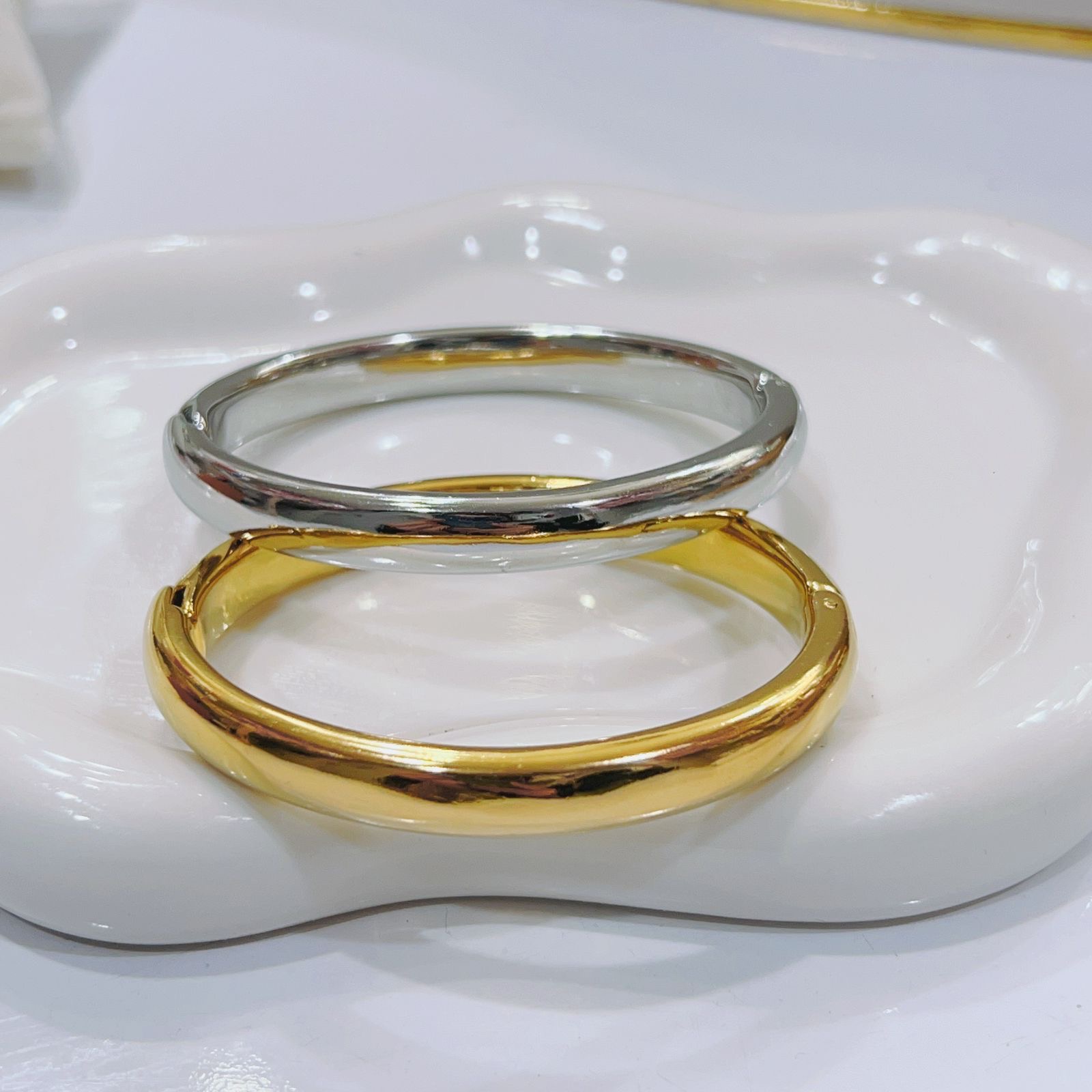 e137bef2-e4a8-44e9-a236-ab45f0c2ac31