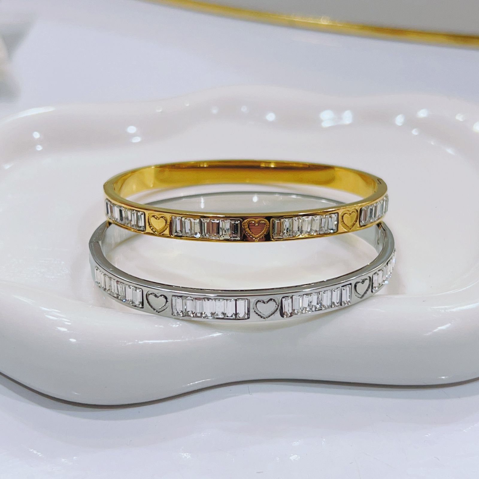 e48ced0b-b5fd-4d66-acaa-572a4fecb47b