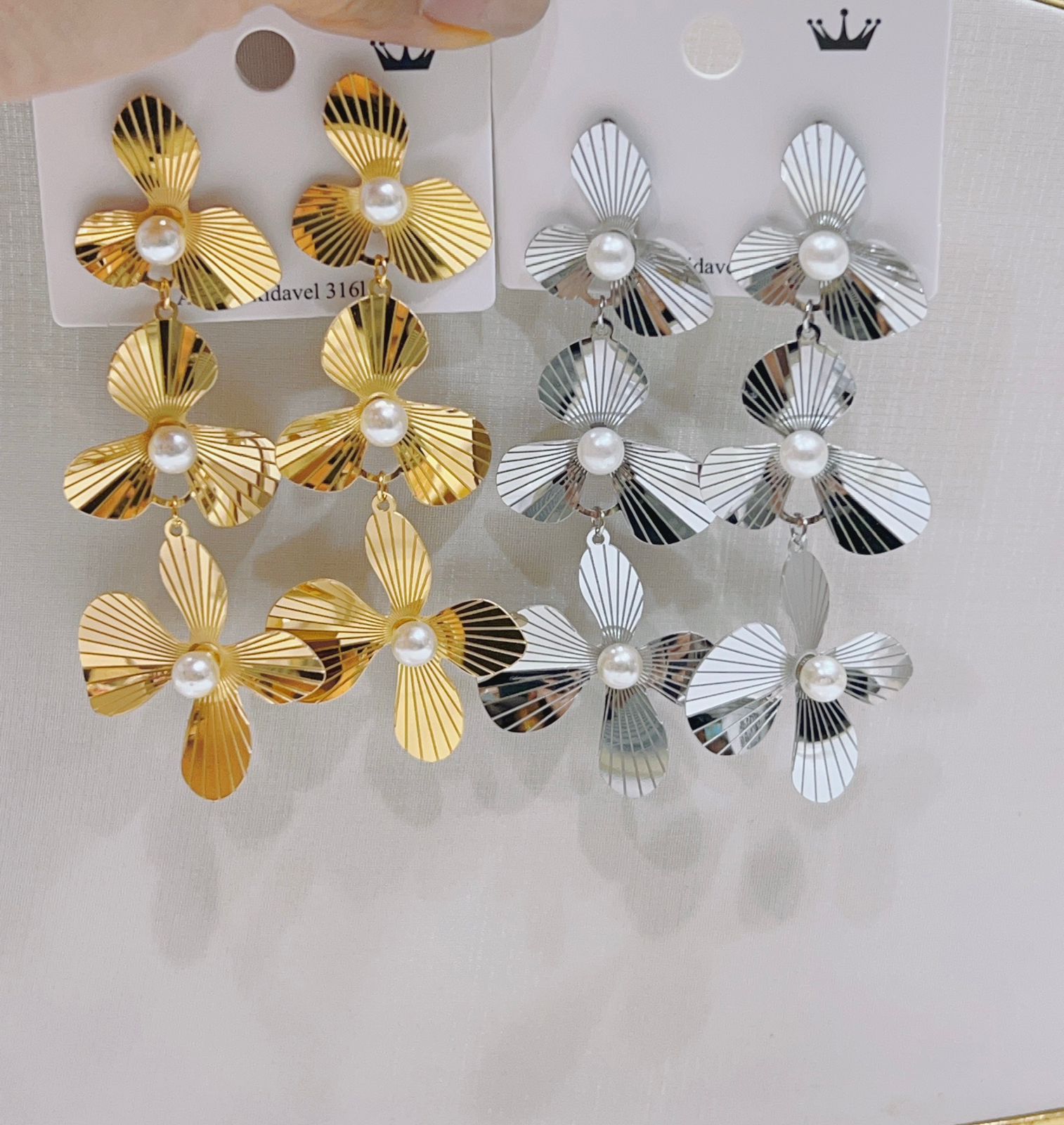 37039449-735e-410d-846f-c6c2ce7c42cc