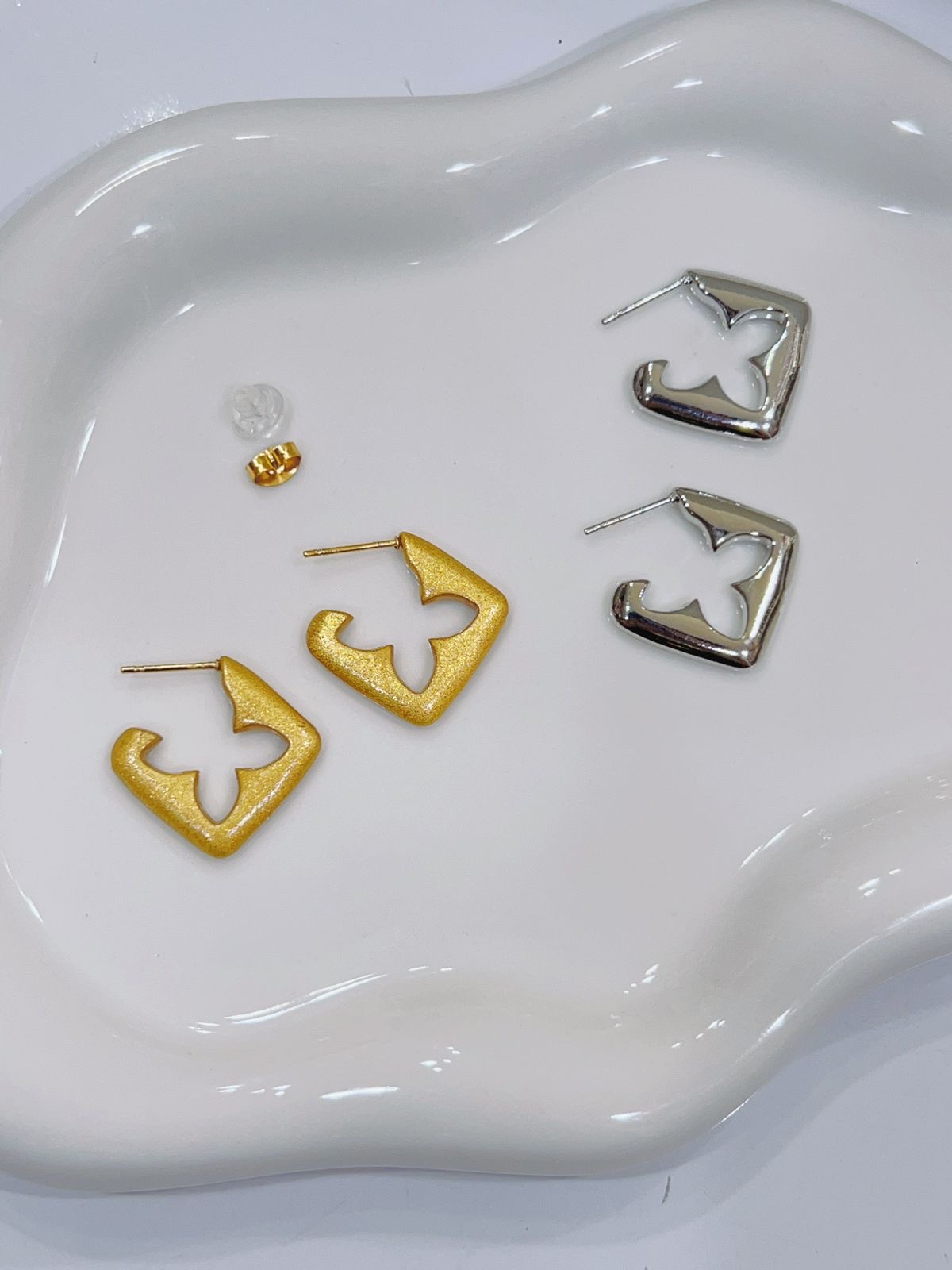 b2b1d25d-dbc7-4459-b81f-d176cca789dd