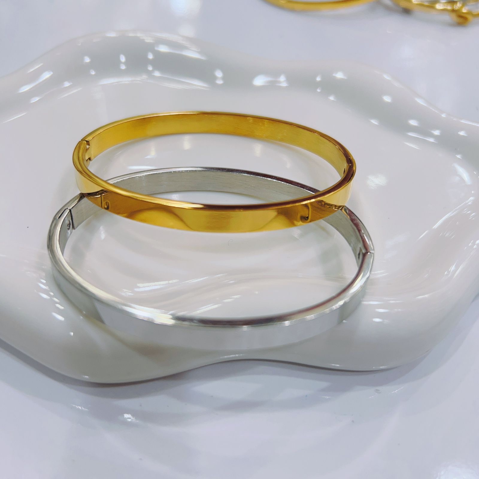 e63234c5-2959-4a5d-819c-8015f79d06fe