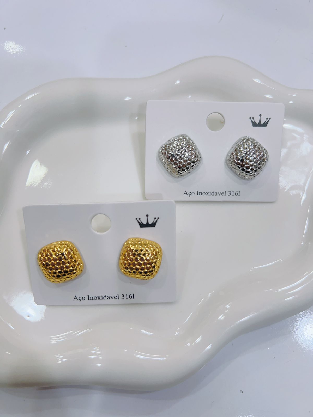 fffb1fee-60d4-4298-a9f3-04ff8eec177c