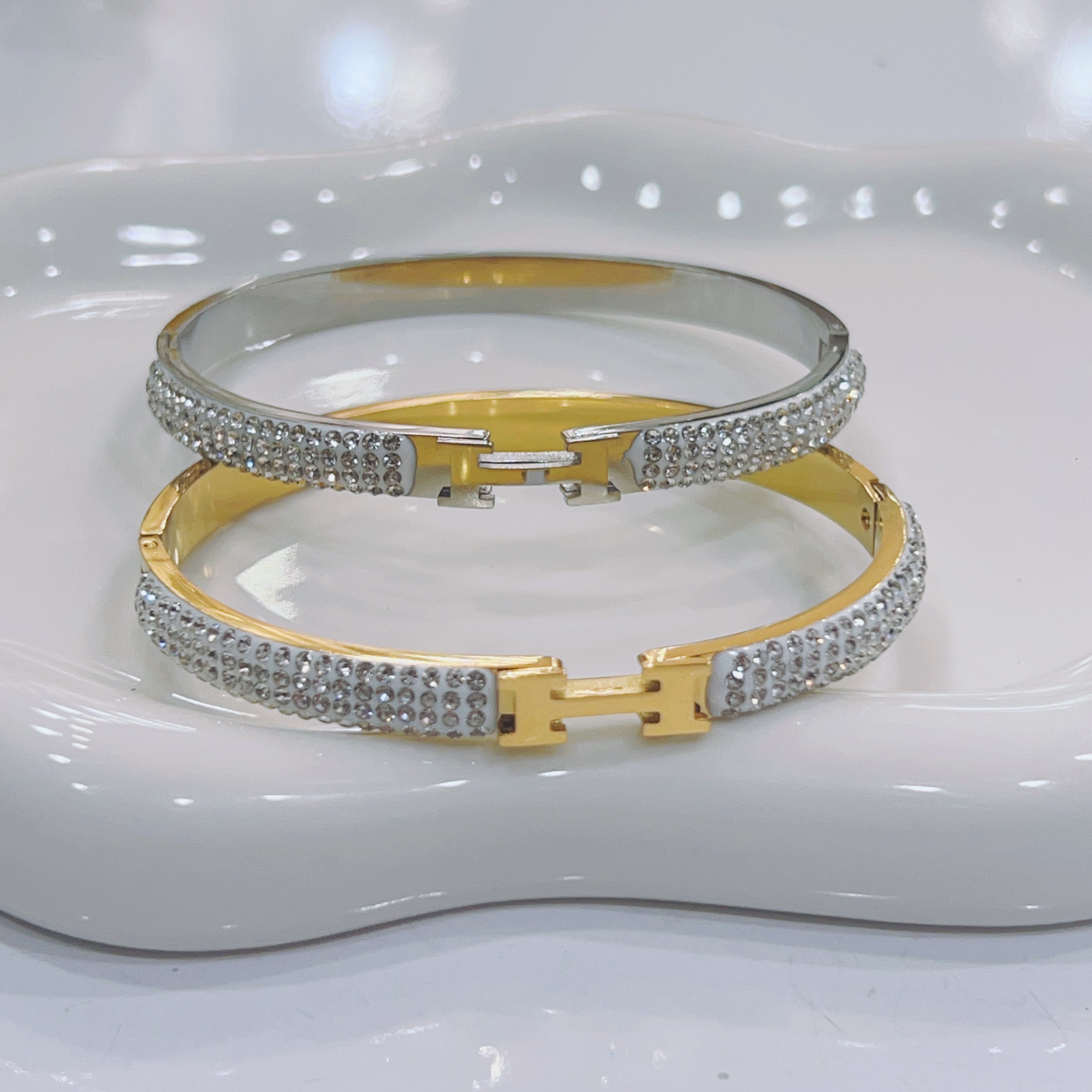 07CCEC13-2588-4A54-9379-76845FE91944