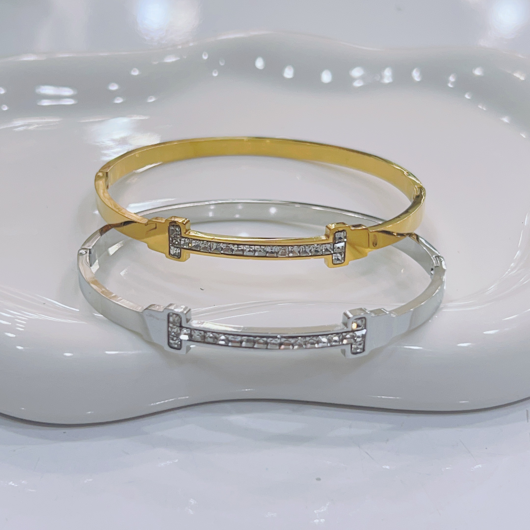 26F8A4F2-872E-4730-A501-7F2B9D7F54DF