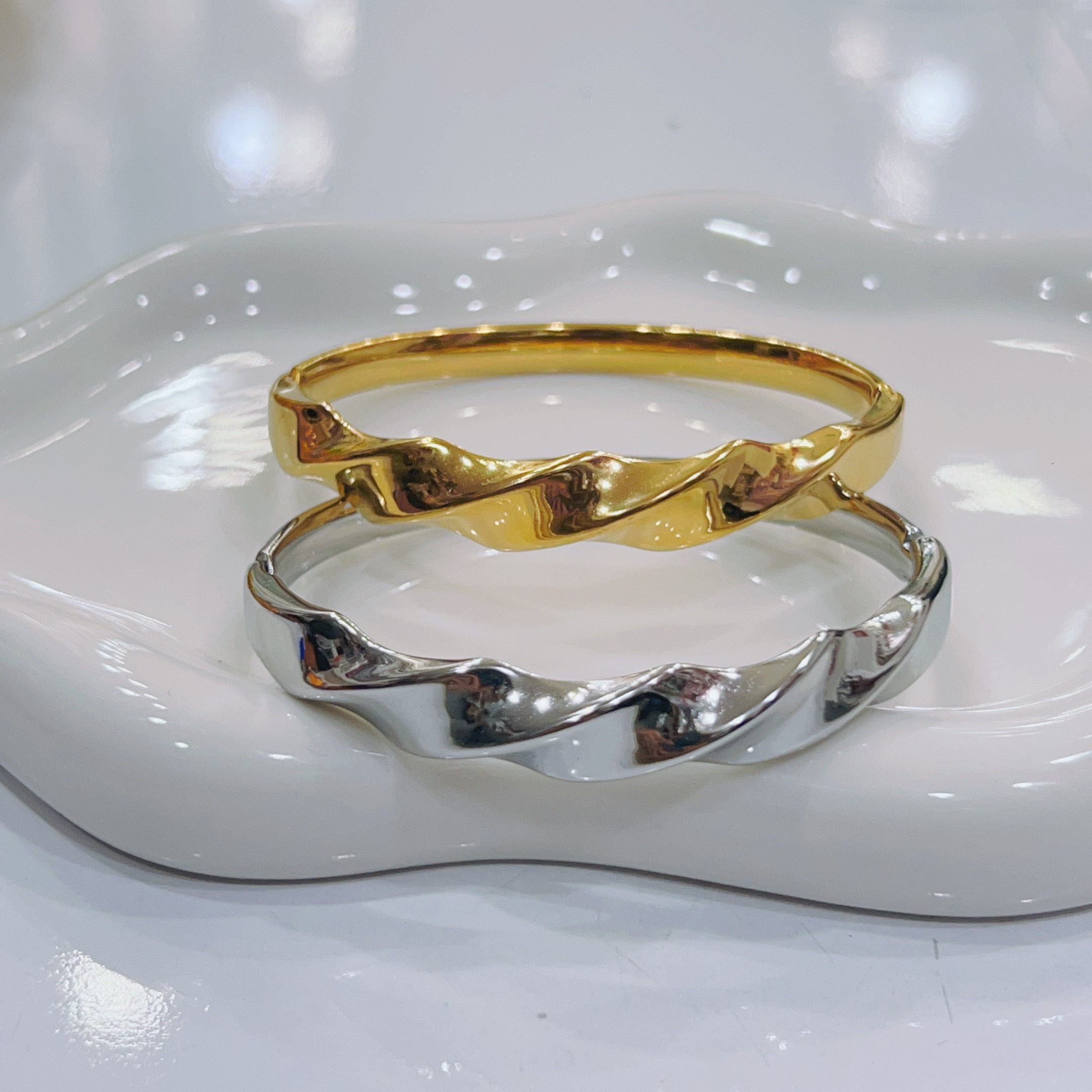 7C5FFACC-BBF6-435B-8F18-21CA7293E9D3