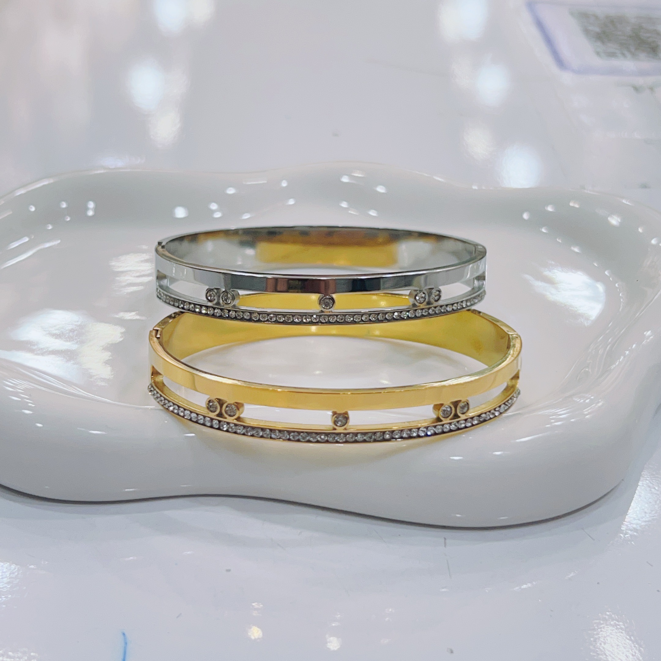 8A6051A2-90B1-4C38-9E43-D4D927AD134E