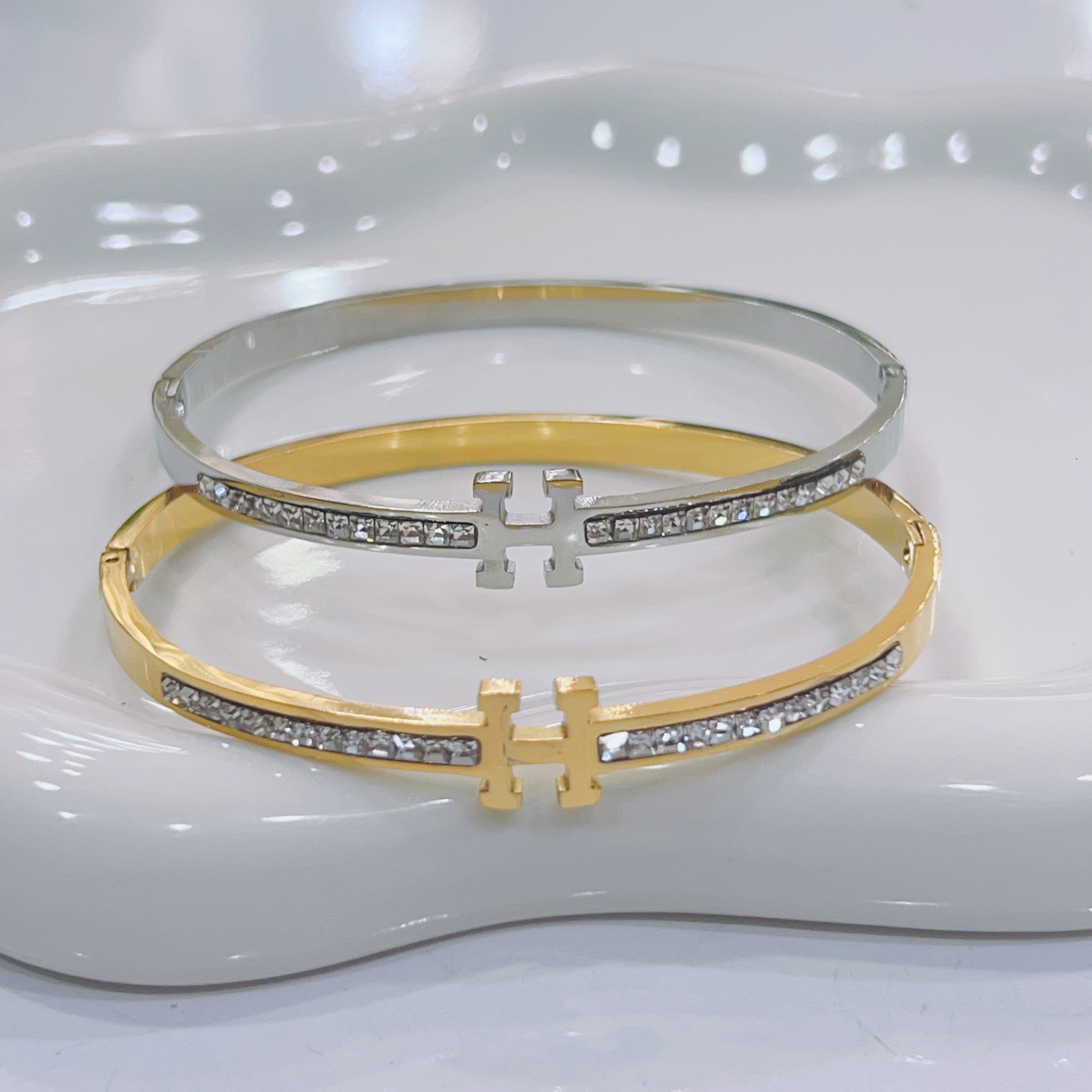 B04AA0F0-7275-4560-900D-C280B50066EB