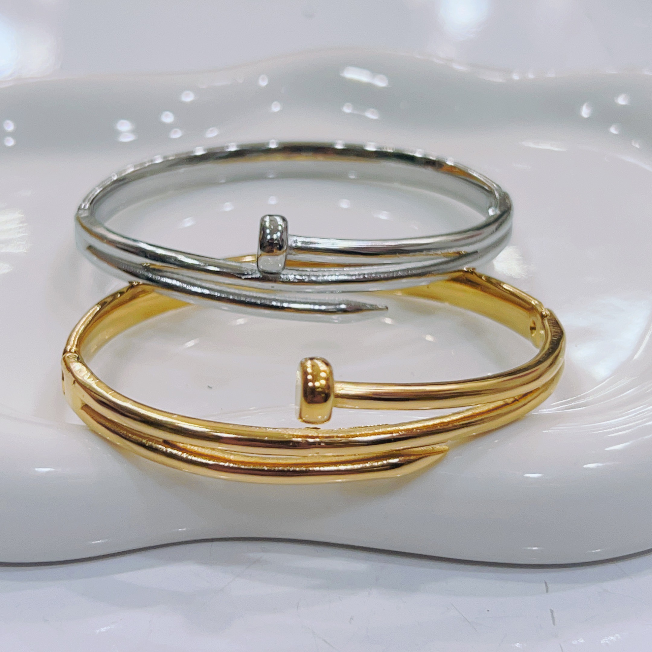 C4067E19-6029-49F9-9392-BA5F7C308B88