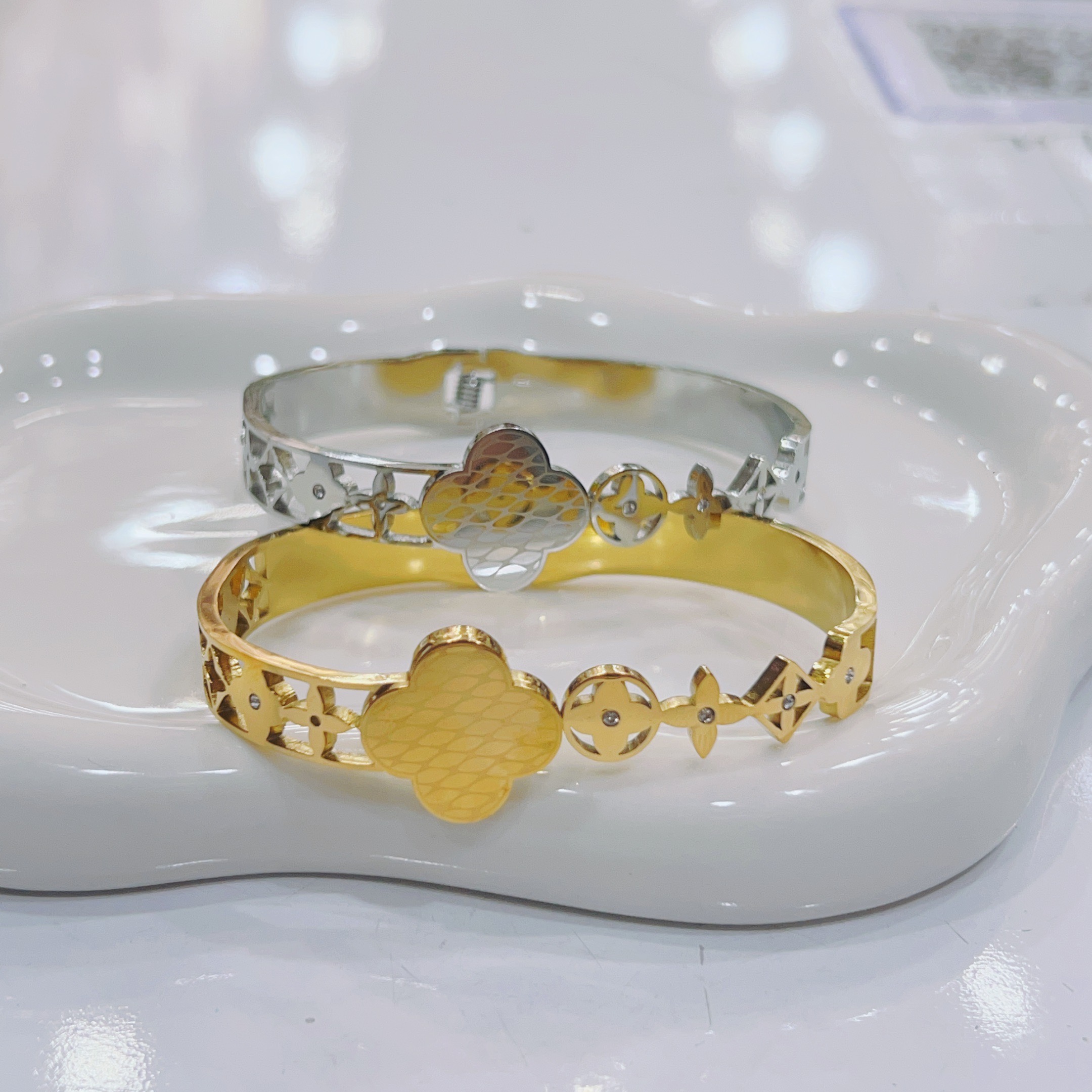 CDAAFECD-ECDB-4AC5-92E6-AB205FD1771F