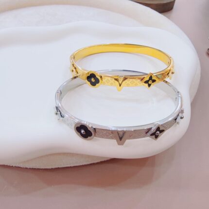 Bracelete de aço