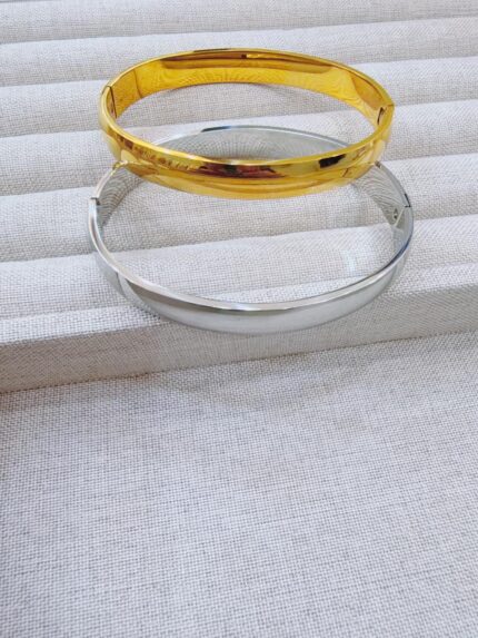 Bracelete de aço